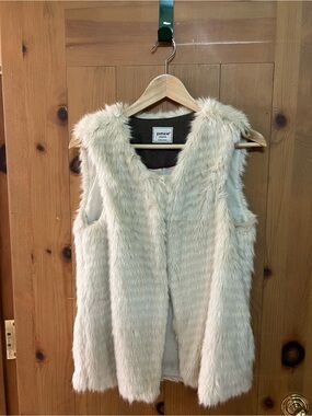 Cream Faux Fur Vest - Women's Sleeveless Coat